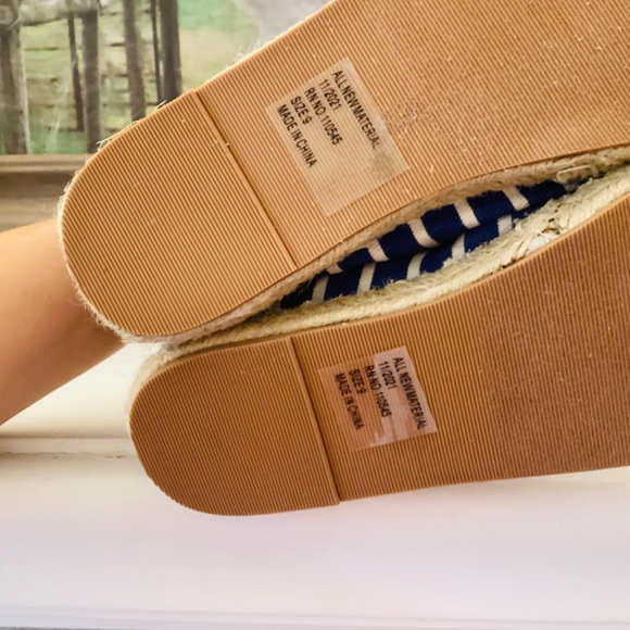 Anchor Blue Stripe Slip On Shoes Espadrilles Size 9 Women’s Nautical Summer - Picture 6 of 14